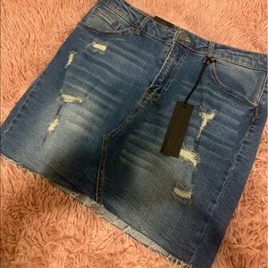 Laura’s Boutique Size Large